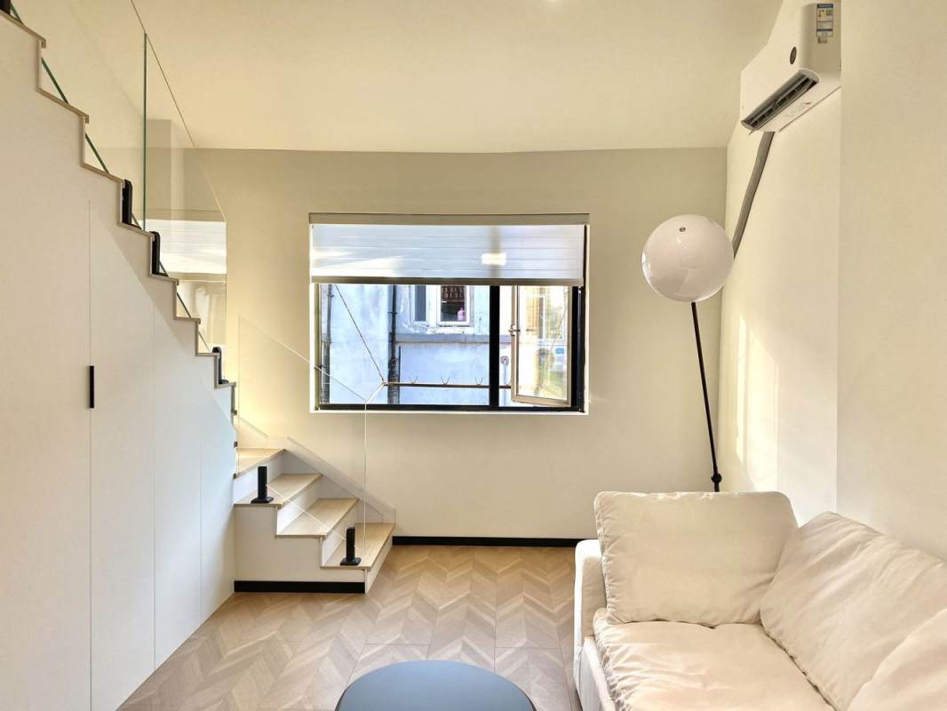 Housing image — Living Room