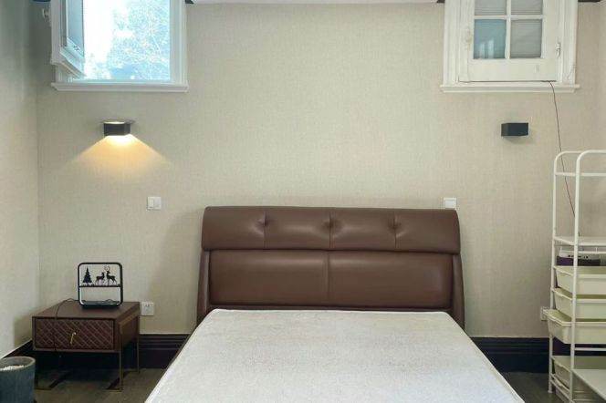 1BR Lane House (L9)