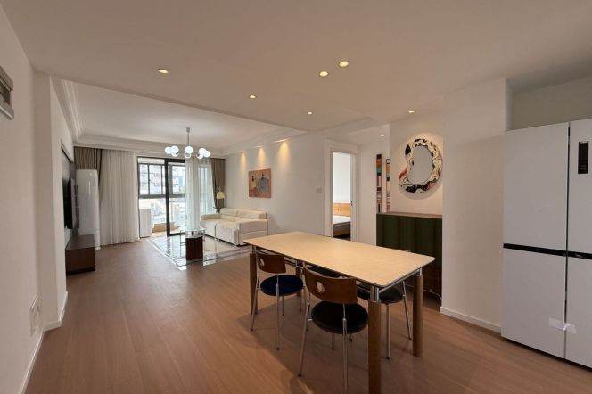 3BR Apartment near West Yan'An Rd Metro