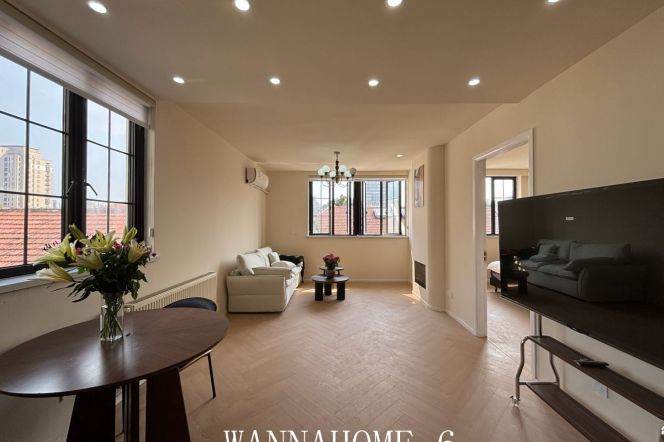 3BR Lane House near South Shaanxi Rd Metro with Terrace (L1/L10/L12)