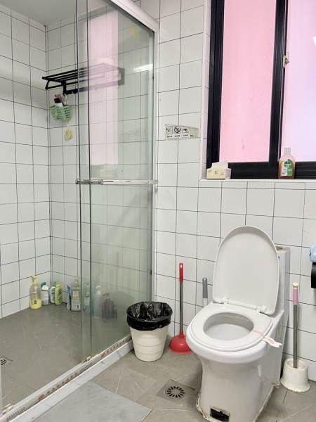 Housing image — Bathroom