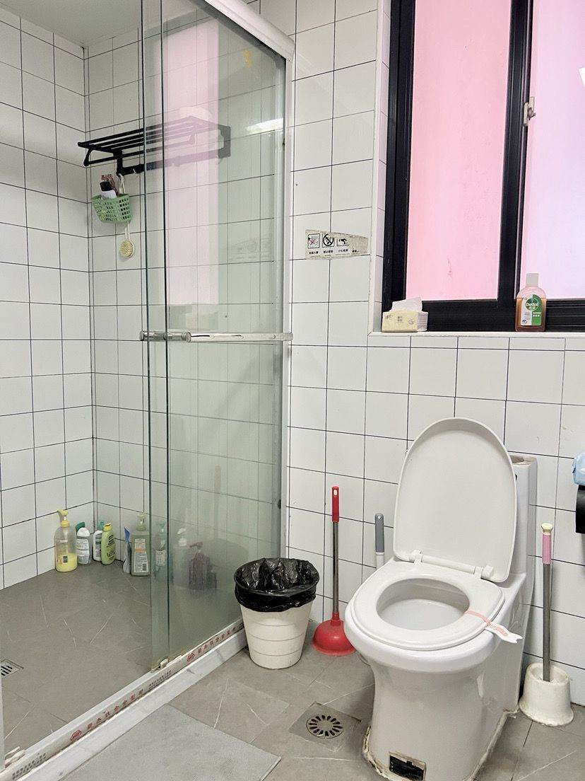 Housing image — Bathroom