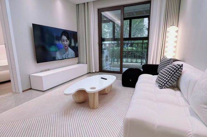 3BR Apartment near Jinshajiang Rd Metro with Floor-to-Ceiling Windows (L11/L13)