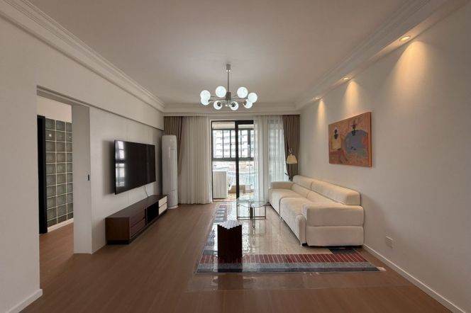 3BR Apartment near West Yan'An Rd Metro