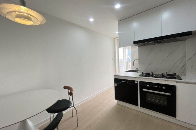 High-Floor 1BR Apartment in Jing'an with Floor-to-Ceiling Windows (L2/L12/L13)