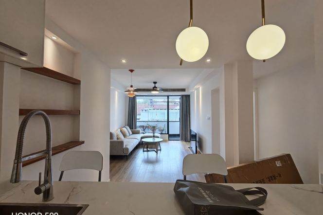 Spacious 2BR Apartment in Old Xuhui (L2/L7/L14)