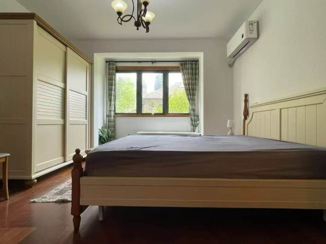 Housing image — Bedroom