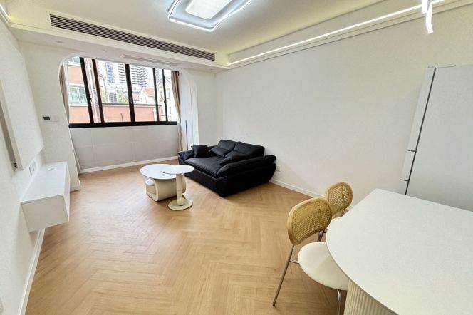 1BR Apartment in Tianshan (L2/L15)