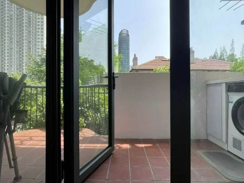 Housing image — Balcony