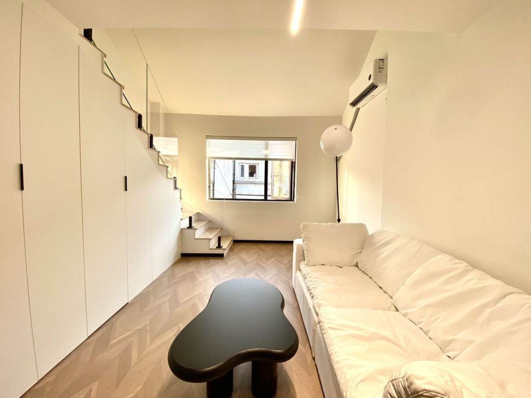 Housing image — Living Room