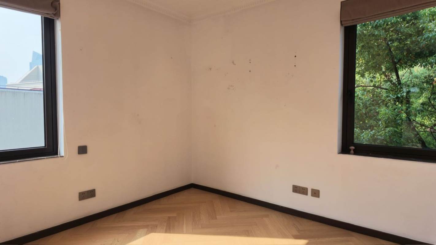 Housing image — Bedroom