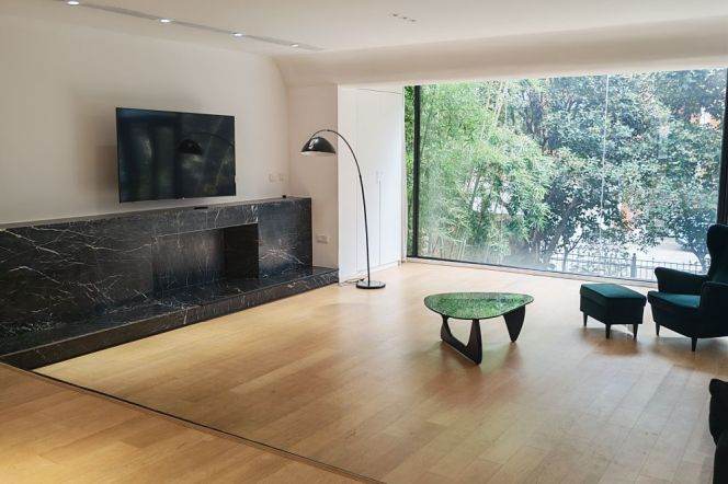 4BR Apartment near Zhongshan Park with Green View (L2/L11)
