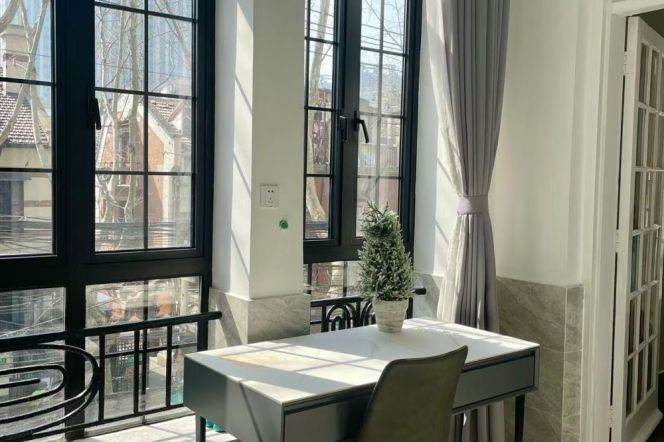 1BR Lane House (L9)