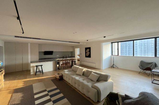 High-Floor 4BR Apartment in Jing'an with Outstanding View (L7/L13)