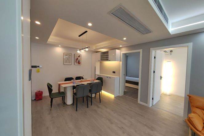 3BR Apartment near People's Square