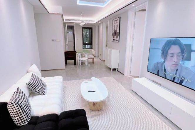 3BR Apartment near Jinshajiang Rd Metro with Floor-to-Ceiling Windows (L11/L13)