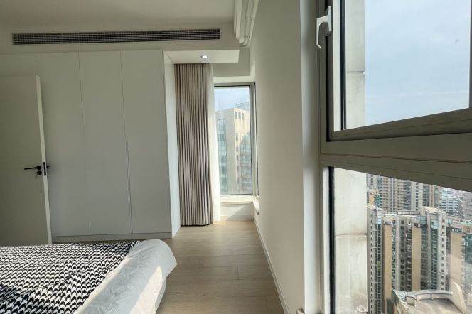 High-Floor 1BR Apartment in Jing'an with Floor-to-Ceiling Windows (L2/L12/L13)