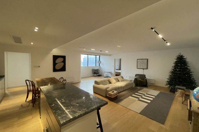 High-Floor 4BR Apartment in Jing'an with Outstanding View (L7/L13)
