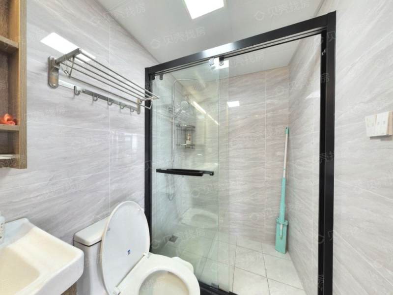Housing image — Bathroom