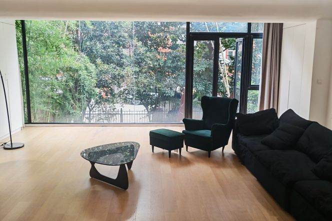 4BR Apartment near Zhongshan Park with Green View (L2/L11)