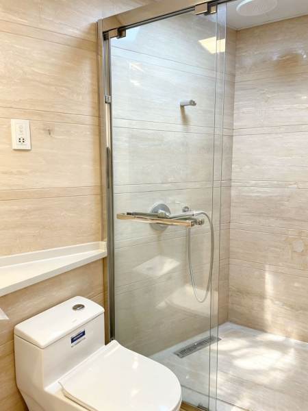 Housing image — Bathroom