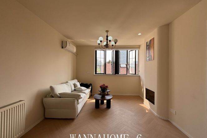 3BR Lane House near South Shaanxi Rd Metro with Terrace (L1/L10/L12)