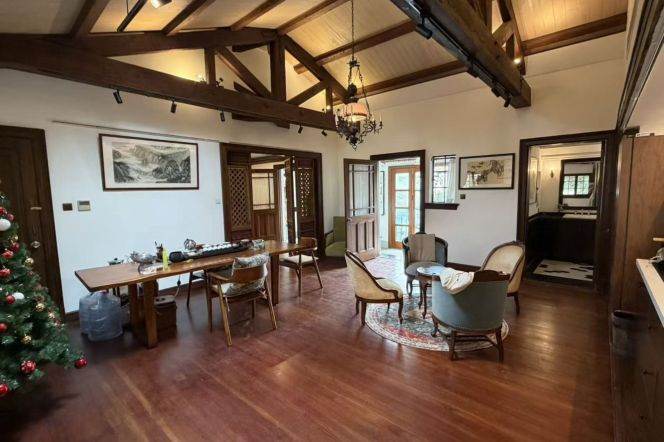 Spacious 1BR Heritage Apartment in Old Xuhui with Private Garden