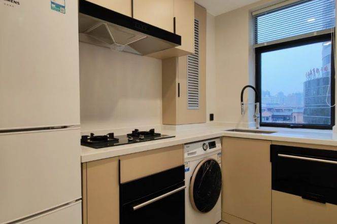 Spacious 1BR Apartment near Nanjing Xi Lu (L2/L12/L13)
