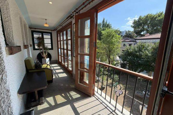 Spacious 1BR Lane House in Old Xuhui