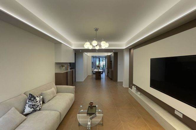 Spacious 2BR Apartment near Jinshajiang Rd Metro with Floor-to-Ceiling Windows (L3/L4/L13)