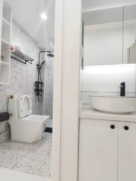 Housing image — Bathroom
