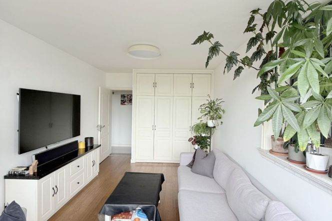 2BR Apartment in Old Xuhui (L10)