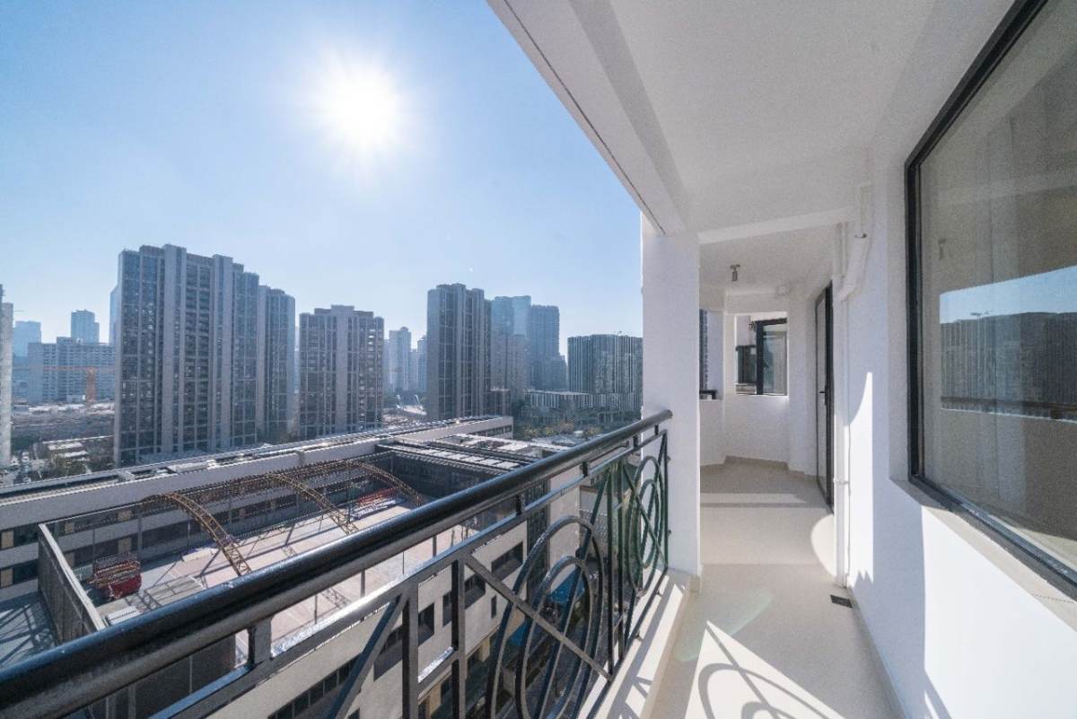 Housing image — Balcony