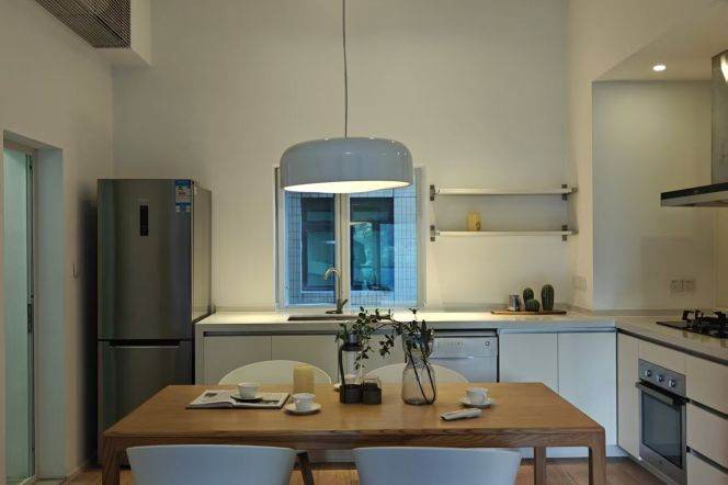 High-Ceiling 3BR Apartment at Ambassy Court with Green View (L1/L7/L10)