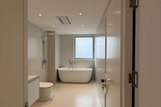 Spacious 3BR Apartment in Xujiahui