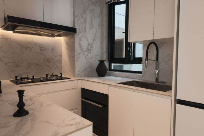 High-Floor 2BR Apartment near Zhenping Rd Metro with Outstanding View (L3/L4/L7)
