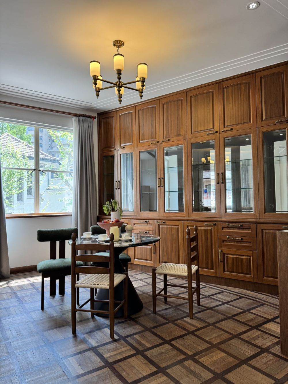 Housing image — Dining Area
