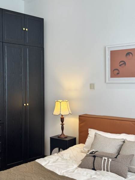 Housing image — Bedroom