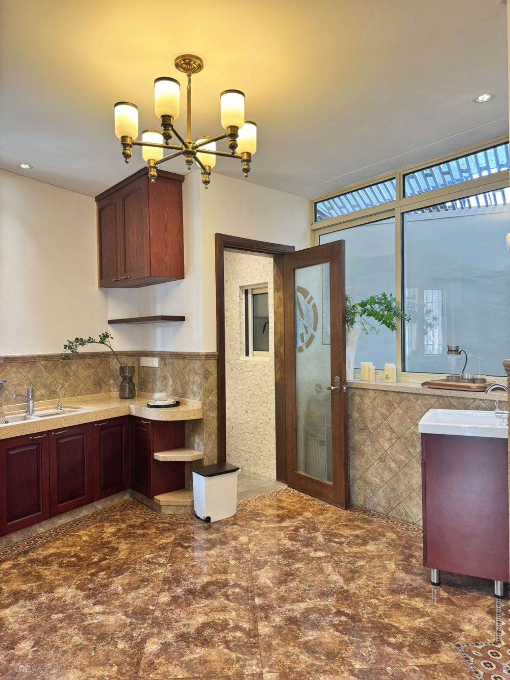 Housing image — Kitchen