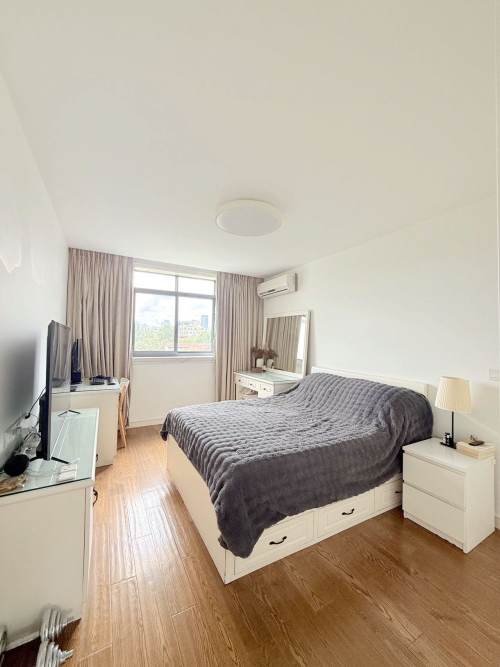 Housing image — Bedroom