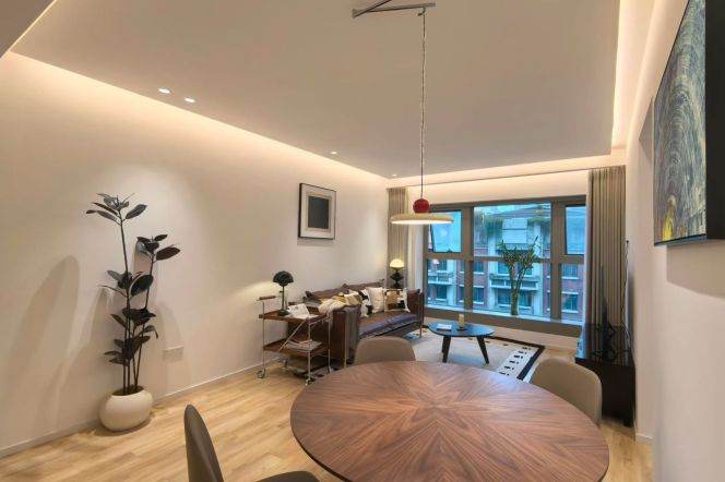 Spacious 1BR Apartment at 8 Park Avenue (L7)