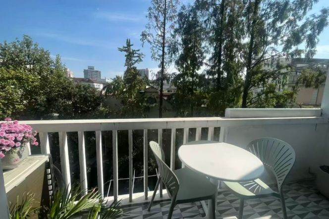 Spacious 2BR Apartment in Old Xuhui (L1/L10)