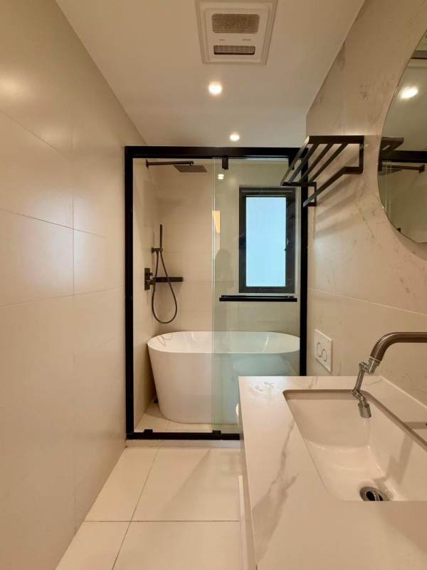 Housing image — Bathroom