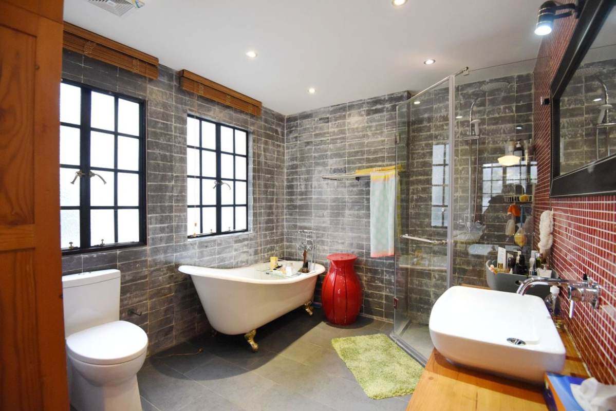 Housing image — Bathroom