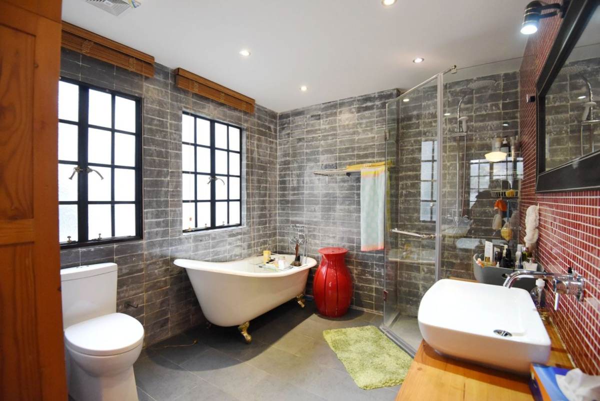 Housing image — Bathroom