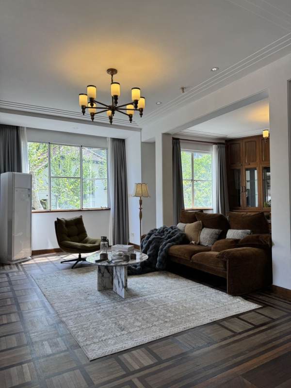 Housing image — Living Room