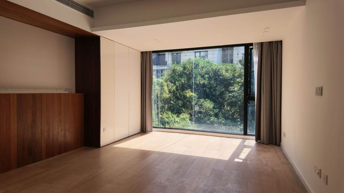 Housing image — Bedroom