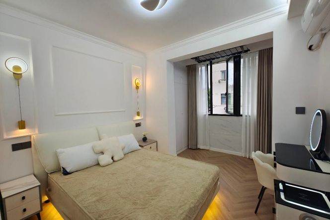 2BR Apartment in Gubei (L10)