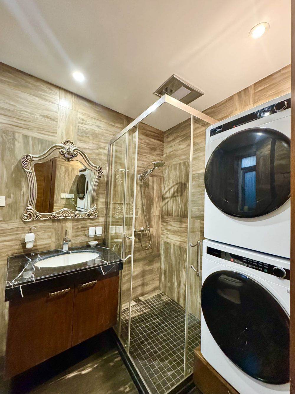 Housing image — Bathroom