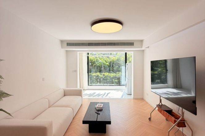 4BR Apartment in Jing'an with Green View (L13/L14)